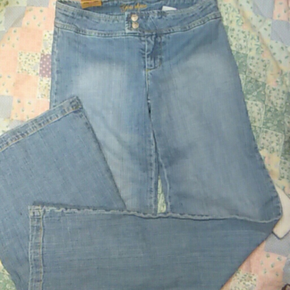 Younique flare bottom jeans NWT